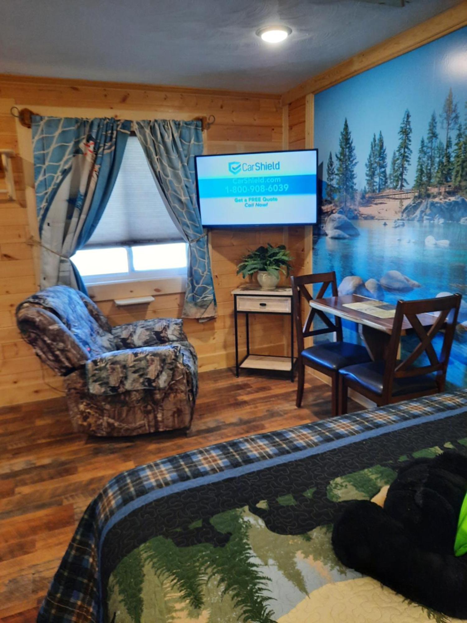 Bear Cove Inn Saint Ignace Bagian luar foto