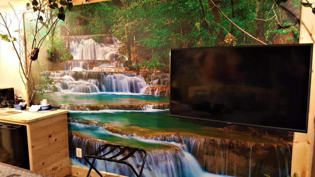 Bear Cove Inn Saint Ignace Bagian luar foto