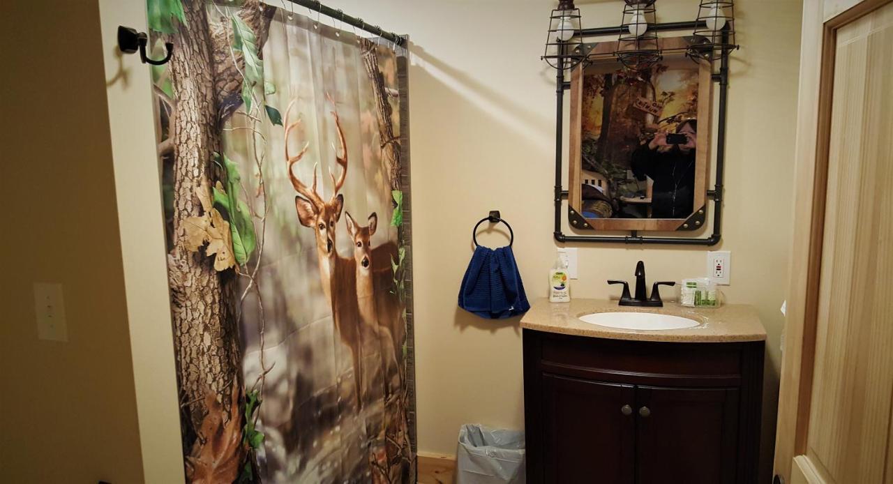 Bear Cove Inn Saint Ignace Bagian luar foto
